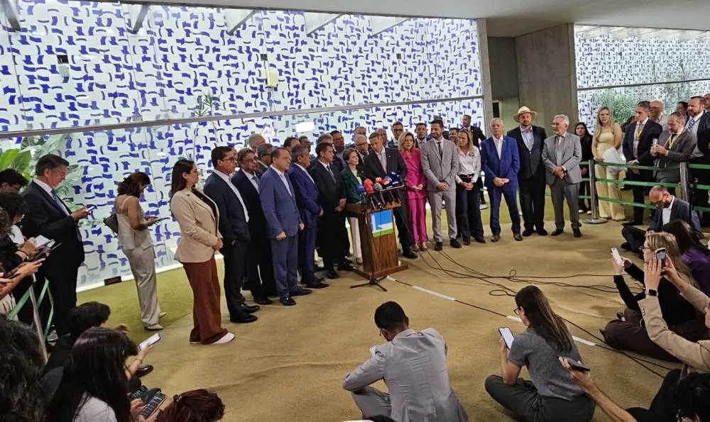 PP e União Brasil anunciam apoio a Flávio Bolsonaro no segundo turno
