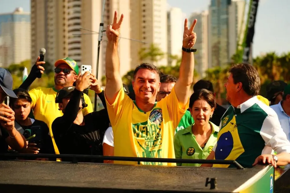 Foto: Charles Vieira/Divulgação Campanha Flávio Bolsonaro