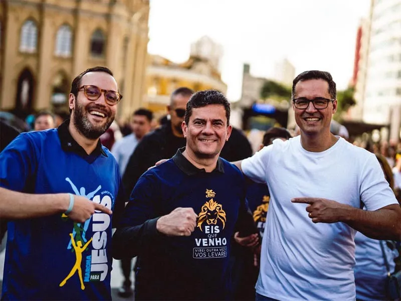 Paraná se mobiliza por Flávio Bolsonaro em jantar suprapartidário com Moro nesta terça-feira (13) em Curitiba