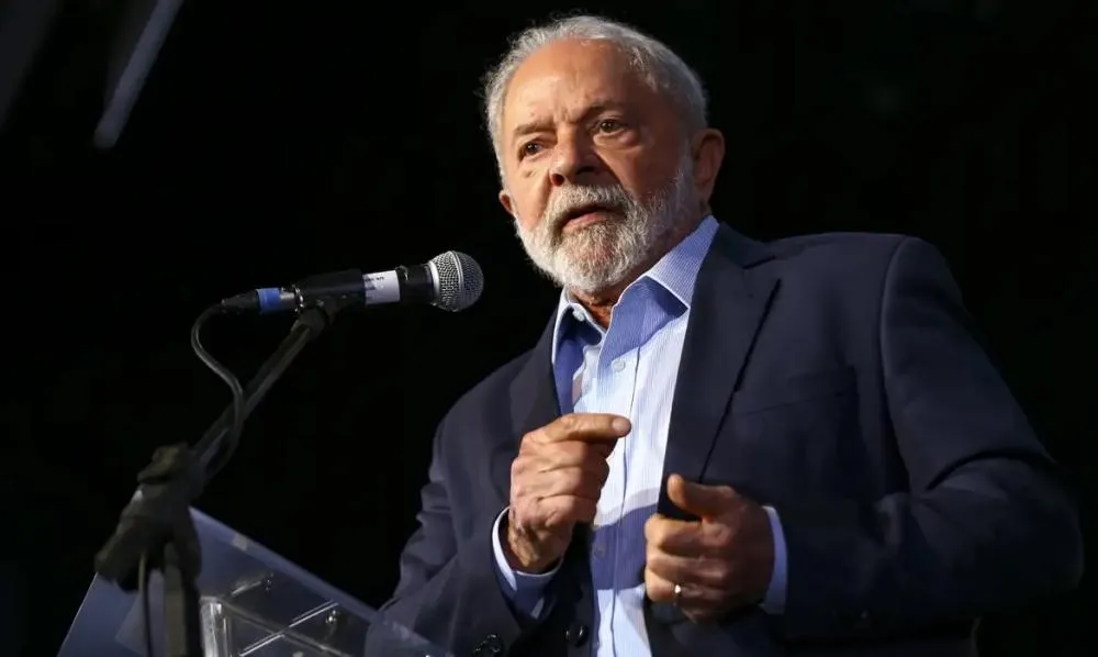 A 12 dias do 2º turno, Lula anuncia Pé-de-Meia universitário