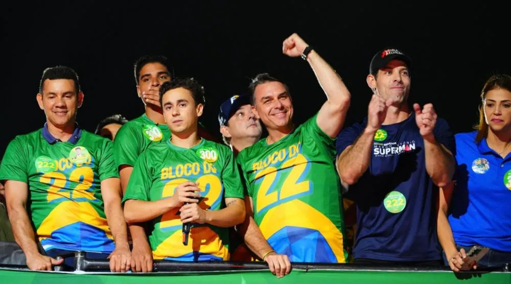 Flávio Bolsonaro deve visitar Curitiba no próximo fim da semana em evento de campanha