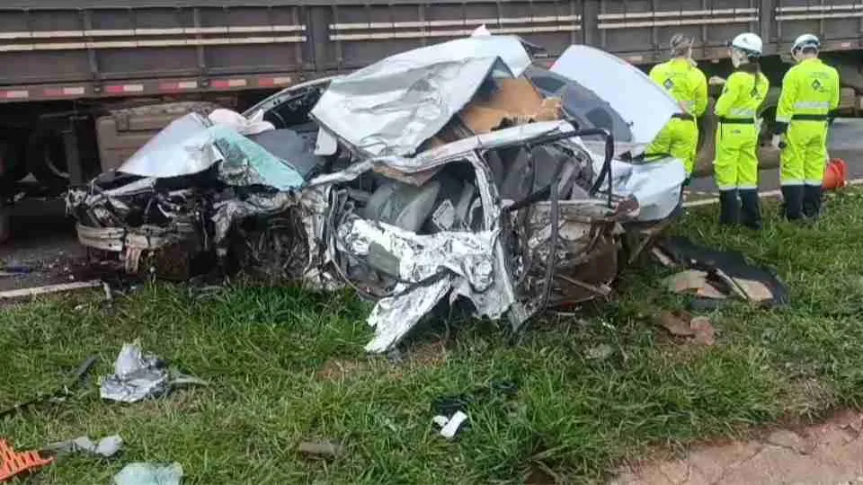 Duas pessoas morrem em acidente na BR-163 em Toledo