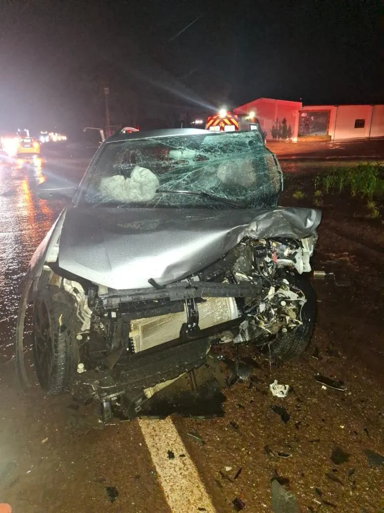 Colisão frontal na PR-239 deixa mulher morta e dois feridos em Assis Chateaubriand