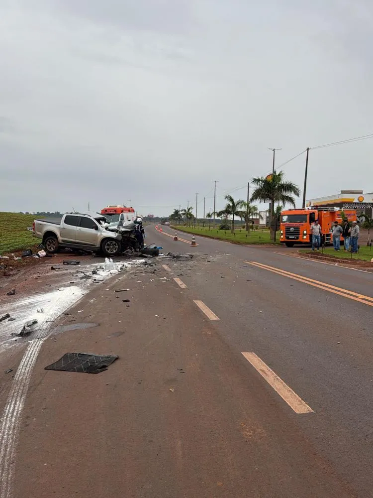 Motorista de 37 anos morre em colisão entre S10 e carreta entre Assis e Toledo