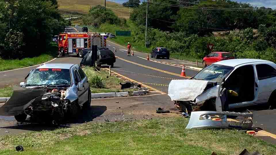 Duas pessoas morrem em acidente na PR-158, no Sudoeste do Paran&aacute;