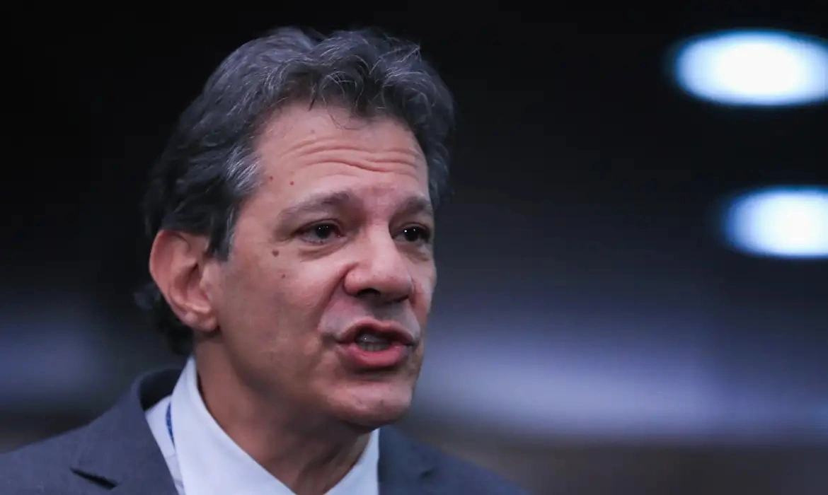 Haddad far&aacute; proposta aos estados para conter pre&ccedil;os dos combust&iacute;veis