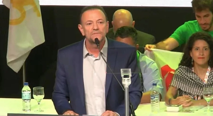 Presidente do PT admite dificuldade do partido em dialogar com sociedade