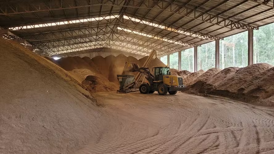 P&oacute; de tabaco vira fertilizante org&acirc;nico e volta para a lavoura