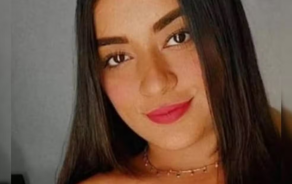 Ap&oacute;s laudo descartar descarga el&eacute;trica, pol&iacute;cia prende amiga de jovem encontrada morta ao lado de piscina por suspeita de homic&iacute;dio