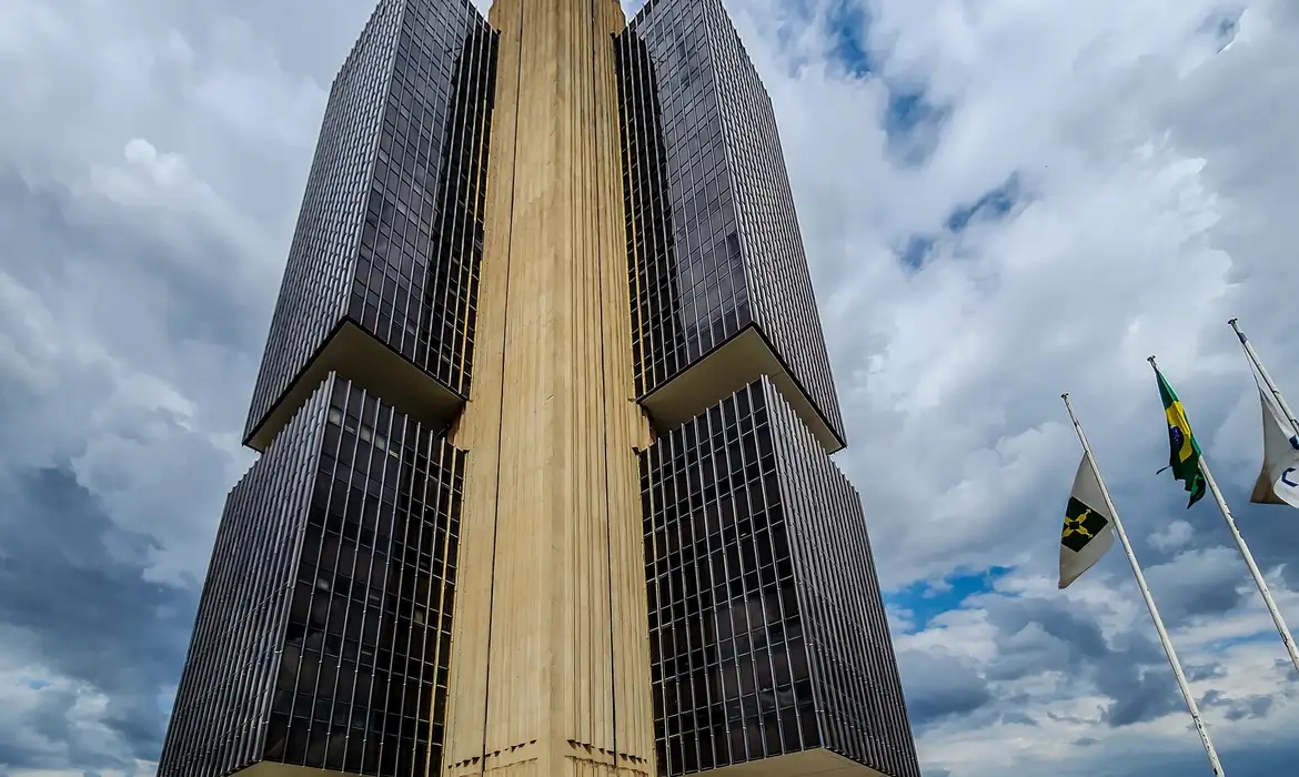 BC mant&eacute;m juros b&aacute;sicos em 15% ao ano pela quinta vez seguida