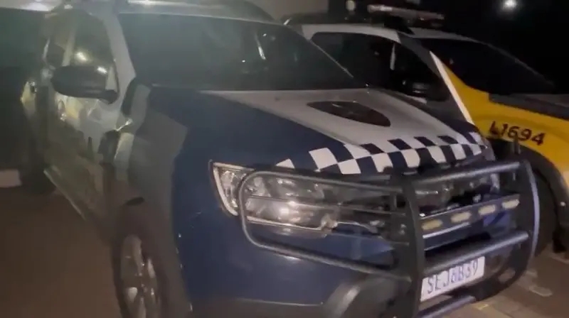 Homem agride esposa e beb&ecirc; com golpes de capacete e &eacute; preso em Cascavel