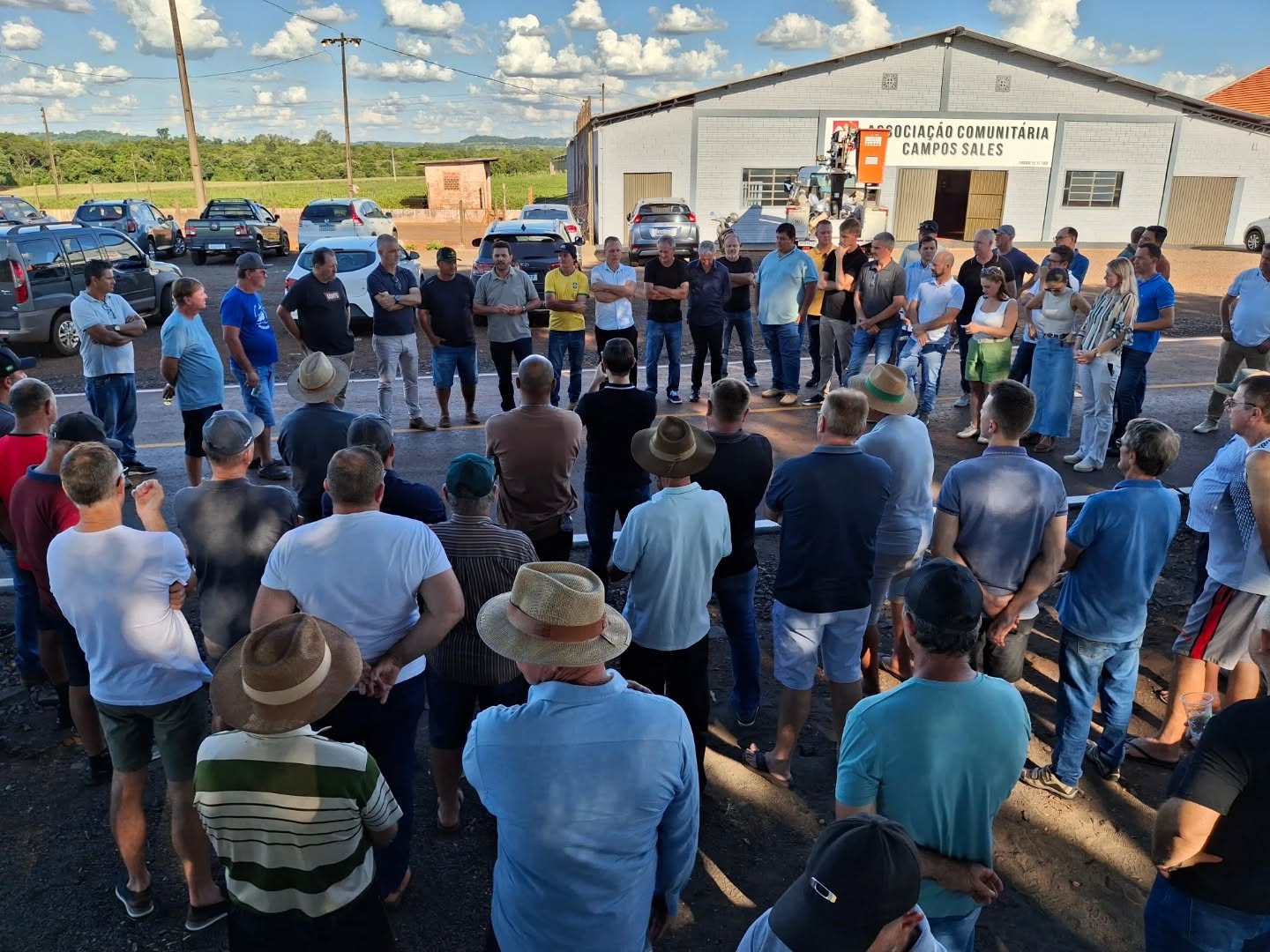 Prefeitura rondonense entrega oficialmente obras de asfaltamento na Linha Campos Sales