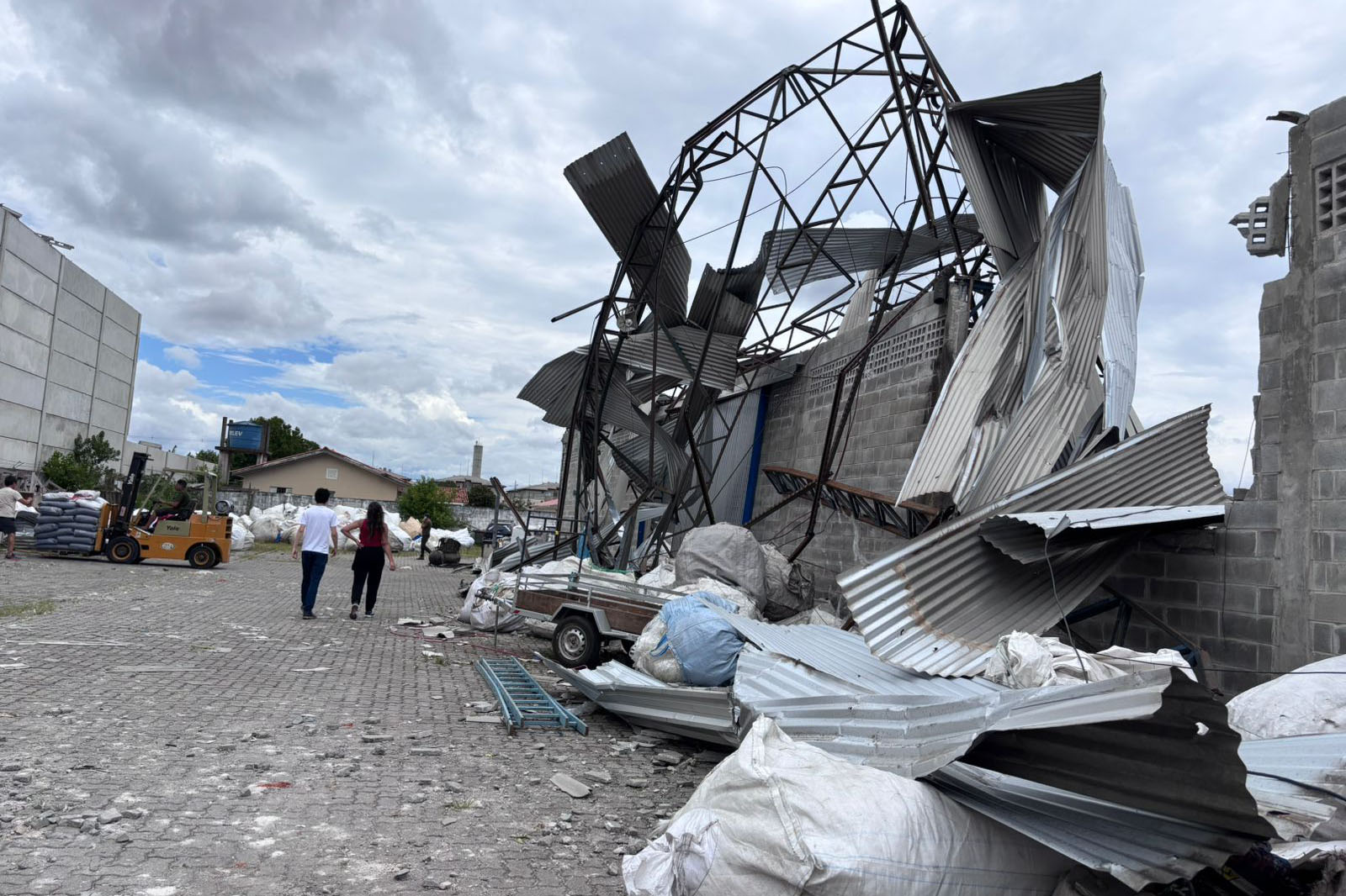Simepar classifica tornado que atingiu S&atilde;o Jos&eacute; dos Pinhais na categoria F2 da Escala Fujita