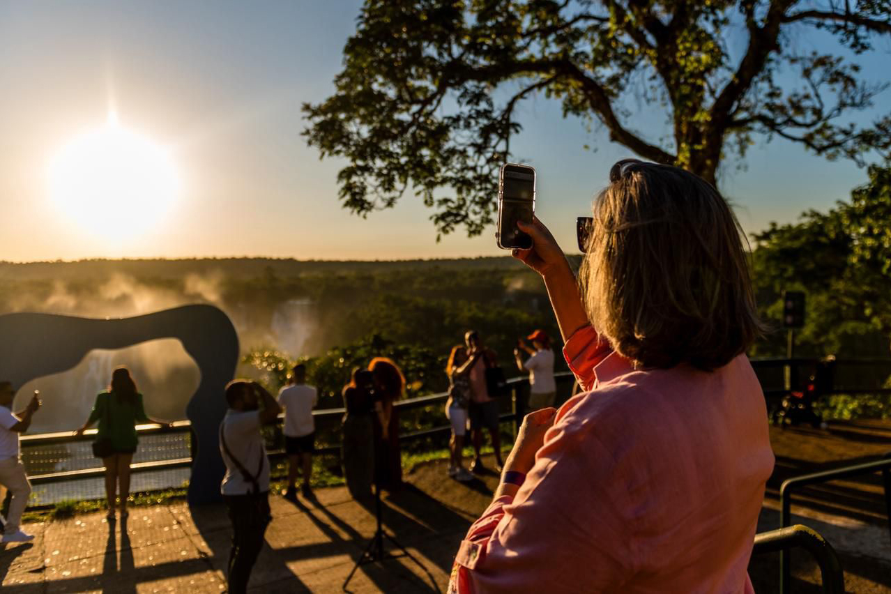Com 1 milh&atilde;o, Paran&aacute; recebe maior n&uacute;mero de turistas estrangeiros da hist&oacute;ria em 2025