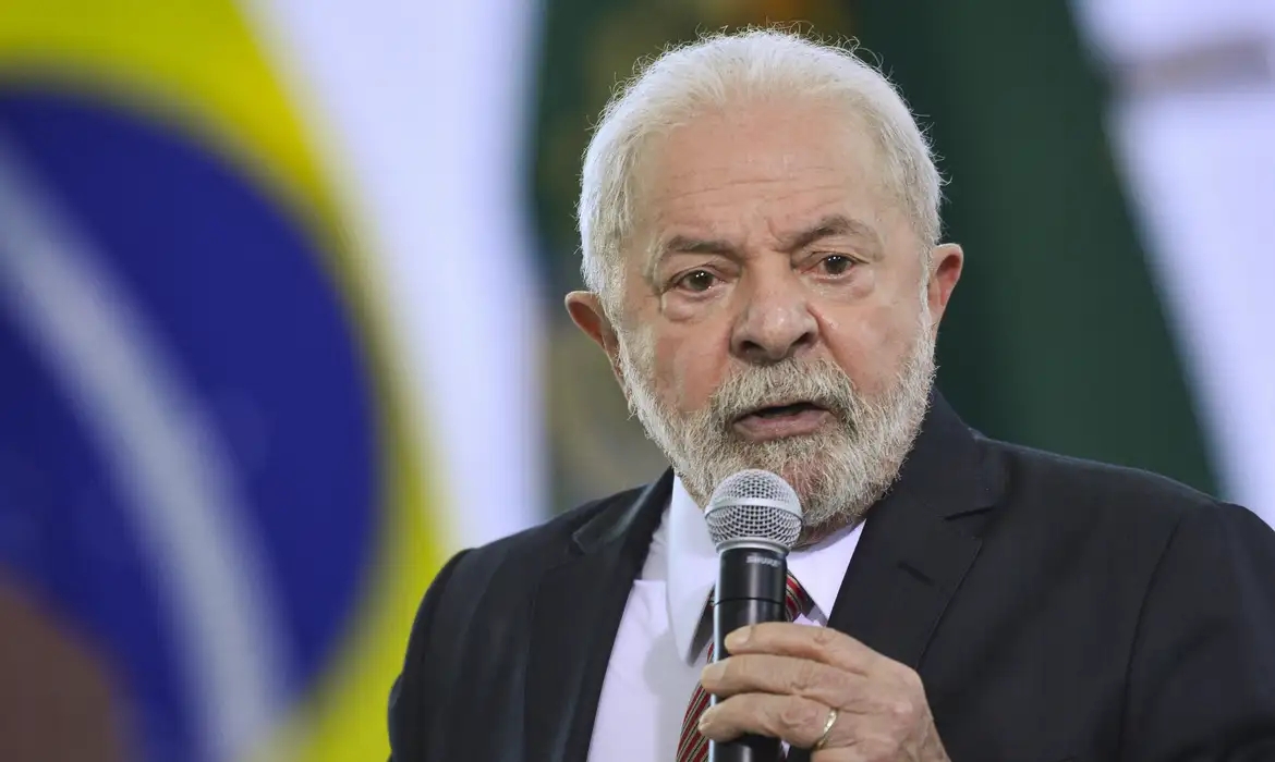 Lula assina indulto de Natal e deixa de fora presos pelo 8/1 e delatores
