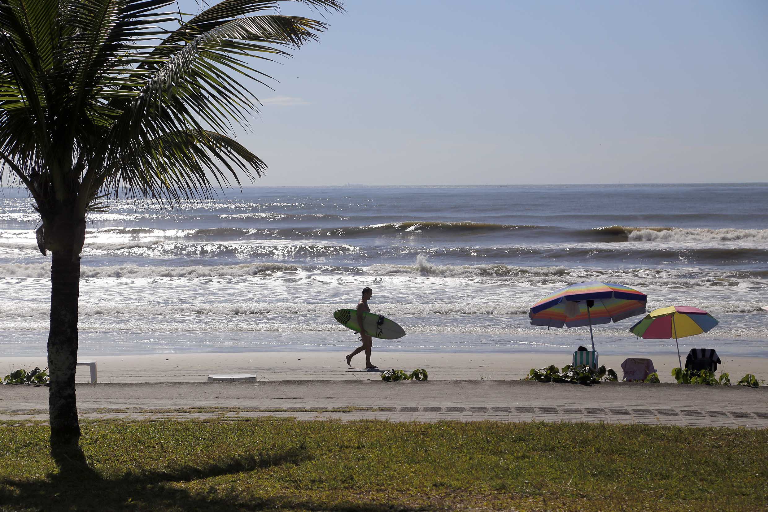 Ver&atilde;o come&ccedil;a neste domingo e ter&aacute; muito calor e chuvas irregulares no Paran&aacute;