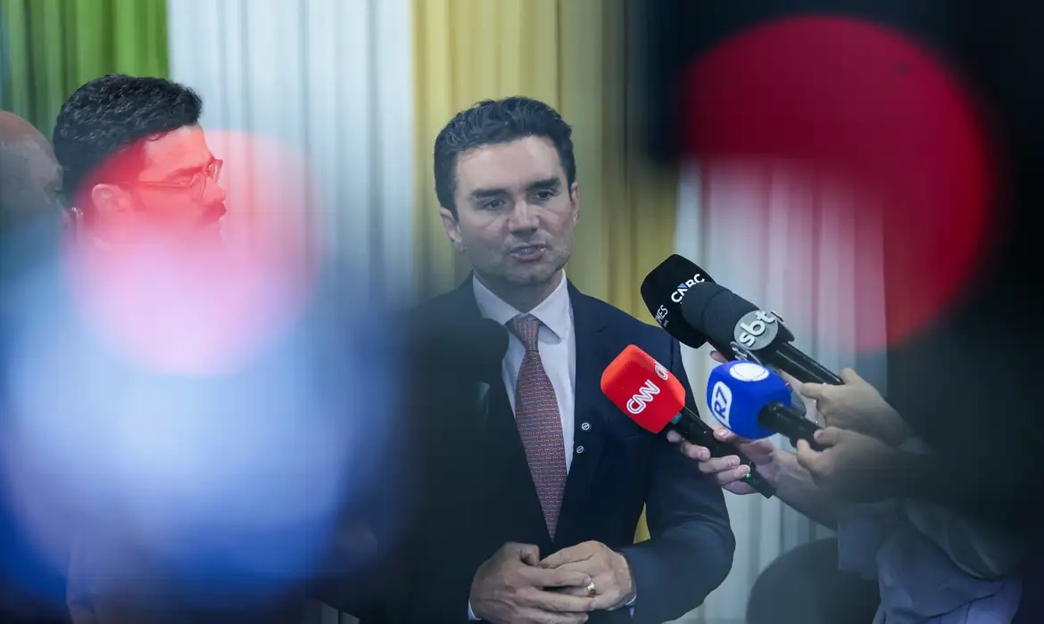 Celso Sabino deixa o Minist&eacute;rio do Turismo