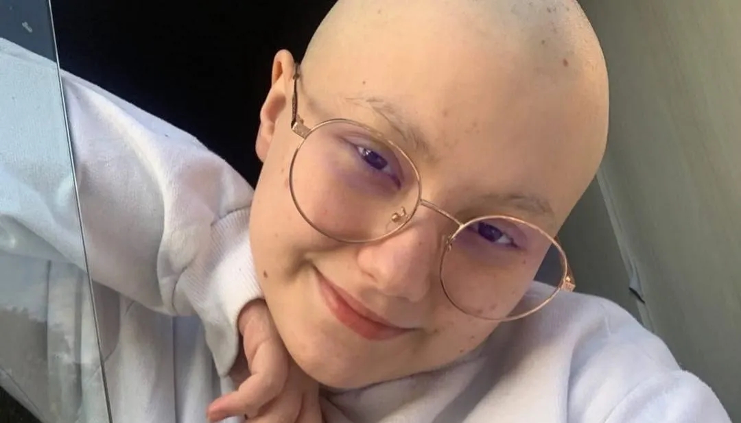 "Enquanto h&aacute; f&ocirc;lego, h&aacute; esperan&ccedil;a", diz pai sobre Isabel Veloso