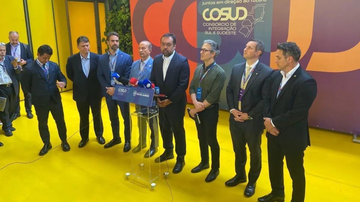 Governadores do PL apoiam pr&eacute;-candidatura de Fl&aacute;vio Bolsonaro para 2026