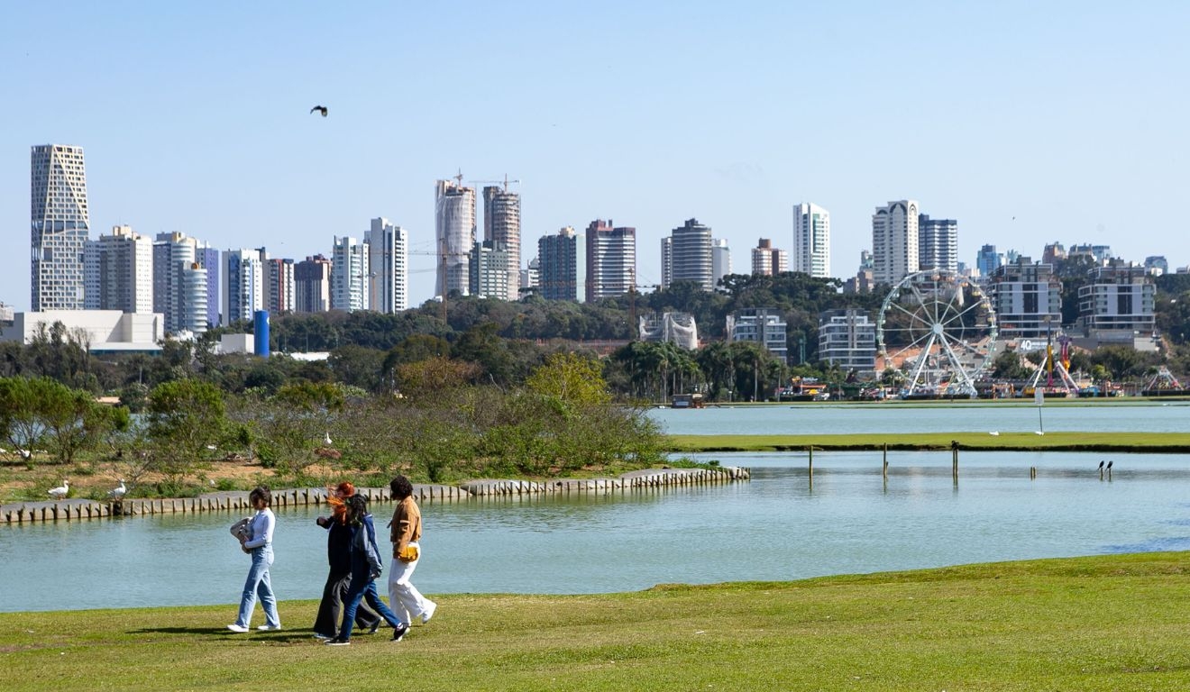 Gangorra nas temperaturas: m&aacute;ximas v&atilde;o de 30&ordm;C a 23&ordm;C no Paran&aacute; nesta semana