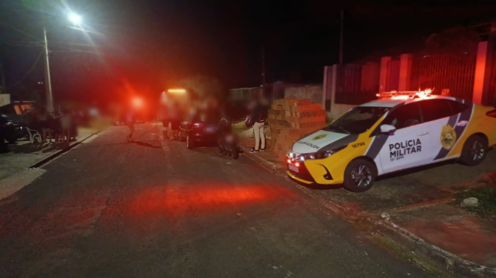 Jovem &eacute; morto a tiros ao sair de casa para buscar carregador em Toledo