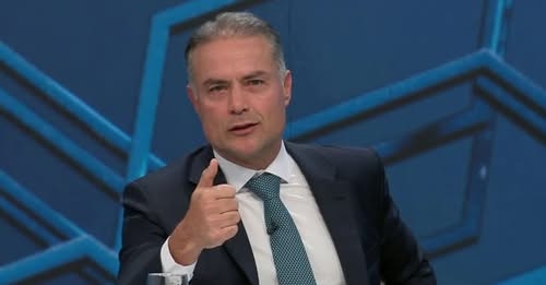 &ldquo;Caro, moroso e burocr&aacute;tico&rdquo;, diz ministro Renan Filho sobre obrigatoriedade das autoescolas