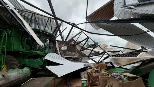 Entre Rios do Oeste contabiliza preju&iacute;zos ap&oacute;s forte temporal