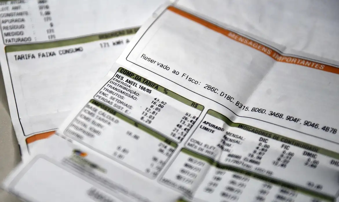 Aneel mant&eacute;m bandeira para vermelha 1 na conta de luz em novembro