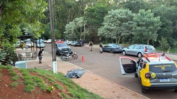 Jovem de 18 anos morre e outro fica gravemente ferido ap&oacute;s tiroteio em Cascavel