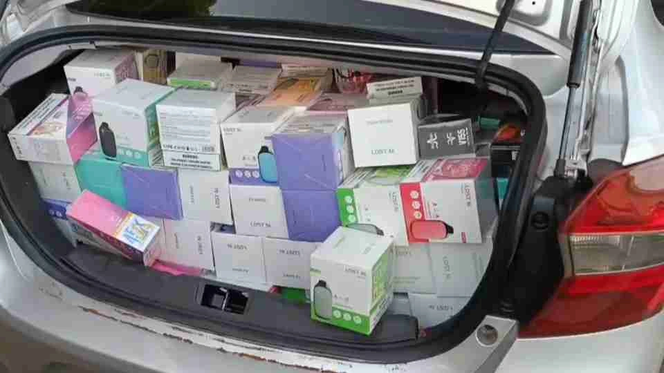 Pol&iacute;cia apreende 3 mil cigarros eletr&ocirc;nicos ap&oacute;s acompanhamento na BR-163, em Toledo