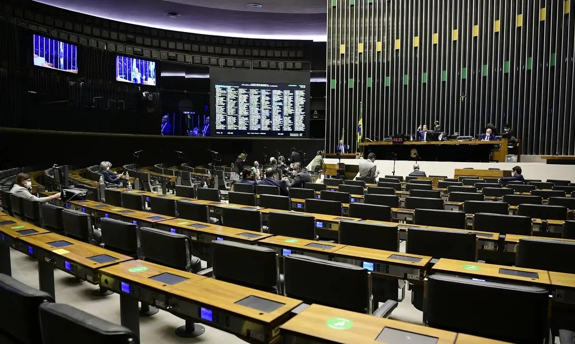 Agenda: C&acirc;mara discute PEC da Seguran&ccedil;a e Senado ouve CPI do INSS