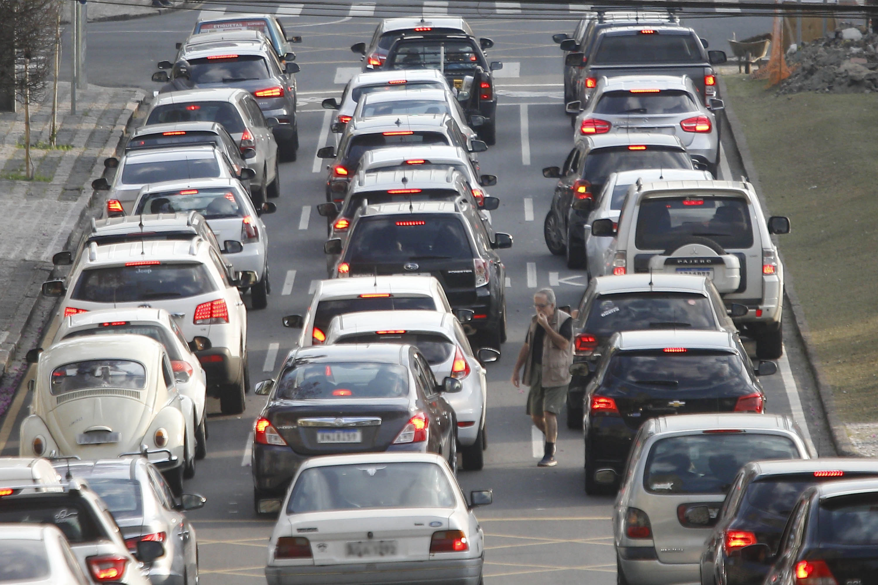 N&uacute;mero de emplacamentos cresce 24,7% no primeiro bimestre de 2026 no Paran&aacute;