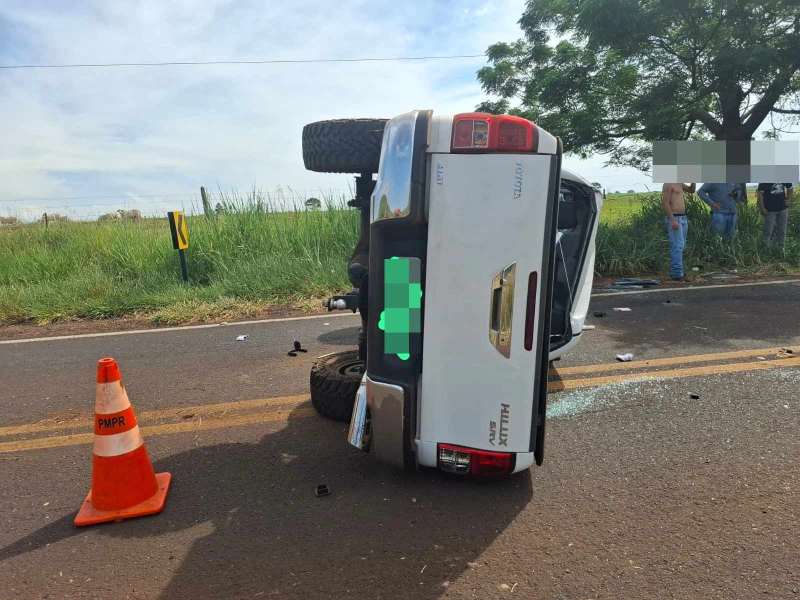 Capotamento &eacute; registrado na PR-496 entre Gua&iacute;ra e Terra Roxa; passageira ficou ferida