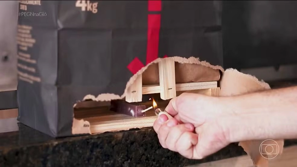 Conhe&ccedil;a o empreendedor que fatura R$ 1 milh&atilde;o ao criar saco de carv&atilde;o que acende sozinho