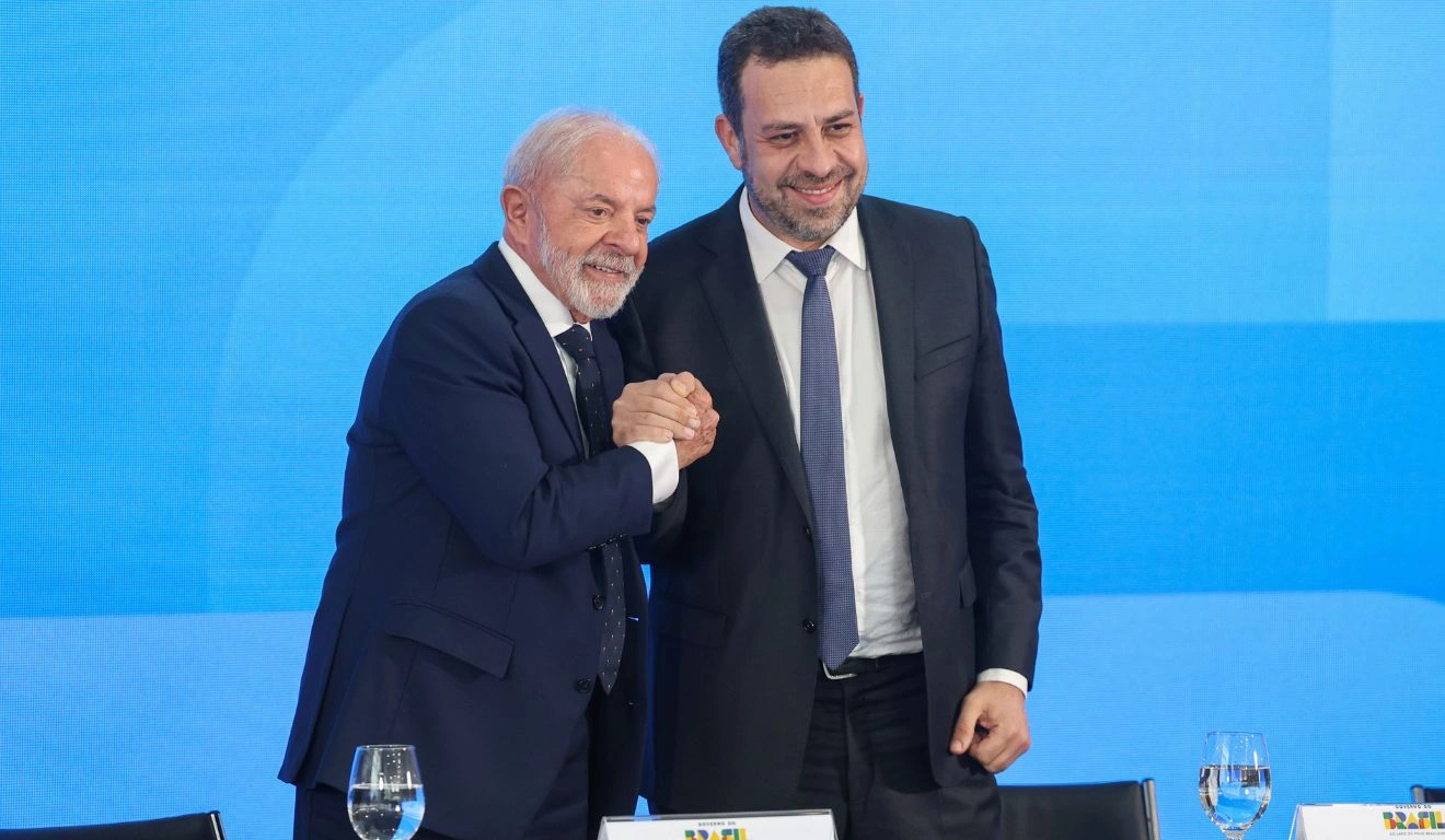 PSOL rejeita federa&ccedil;&atilde;o com PT e imp&otilde;e derrota a Lula e Boulos