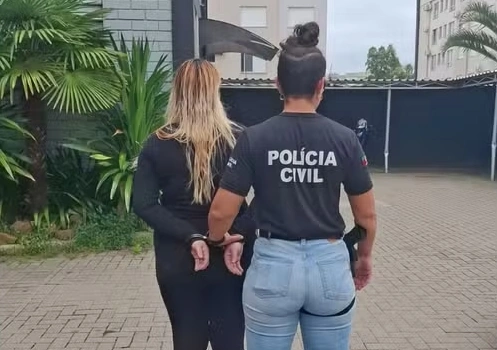 Mulher &eacute; presa ap&oacute;s pol&iacute;cia encontrar coca&iacute;na em urina da filha de 3 anos no RS