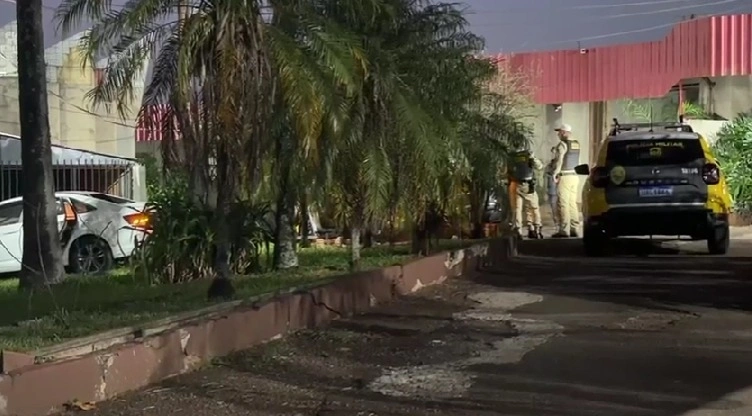 Homem &eacute; detido ap&oacute;s confus&atilde;o em motel e fuga com caminhonete em Cascavel