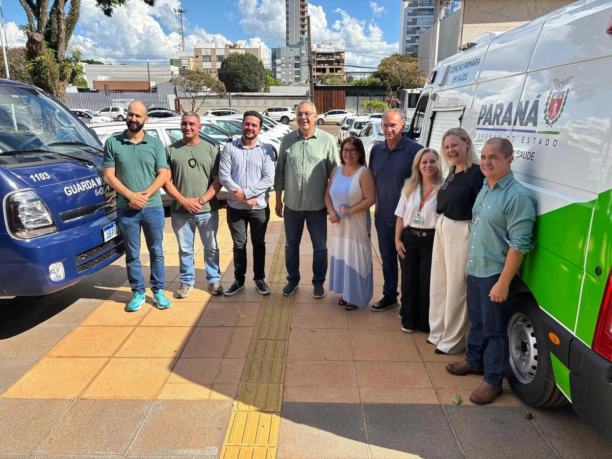 Prefeitura de Toledo entrega 12 novos ve&iacute;culos para refor&ccedil;ar servi&ccedil;os p&uacute;blicos