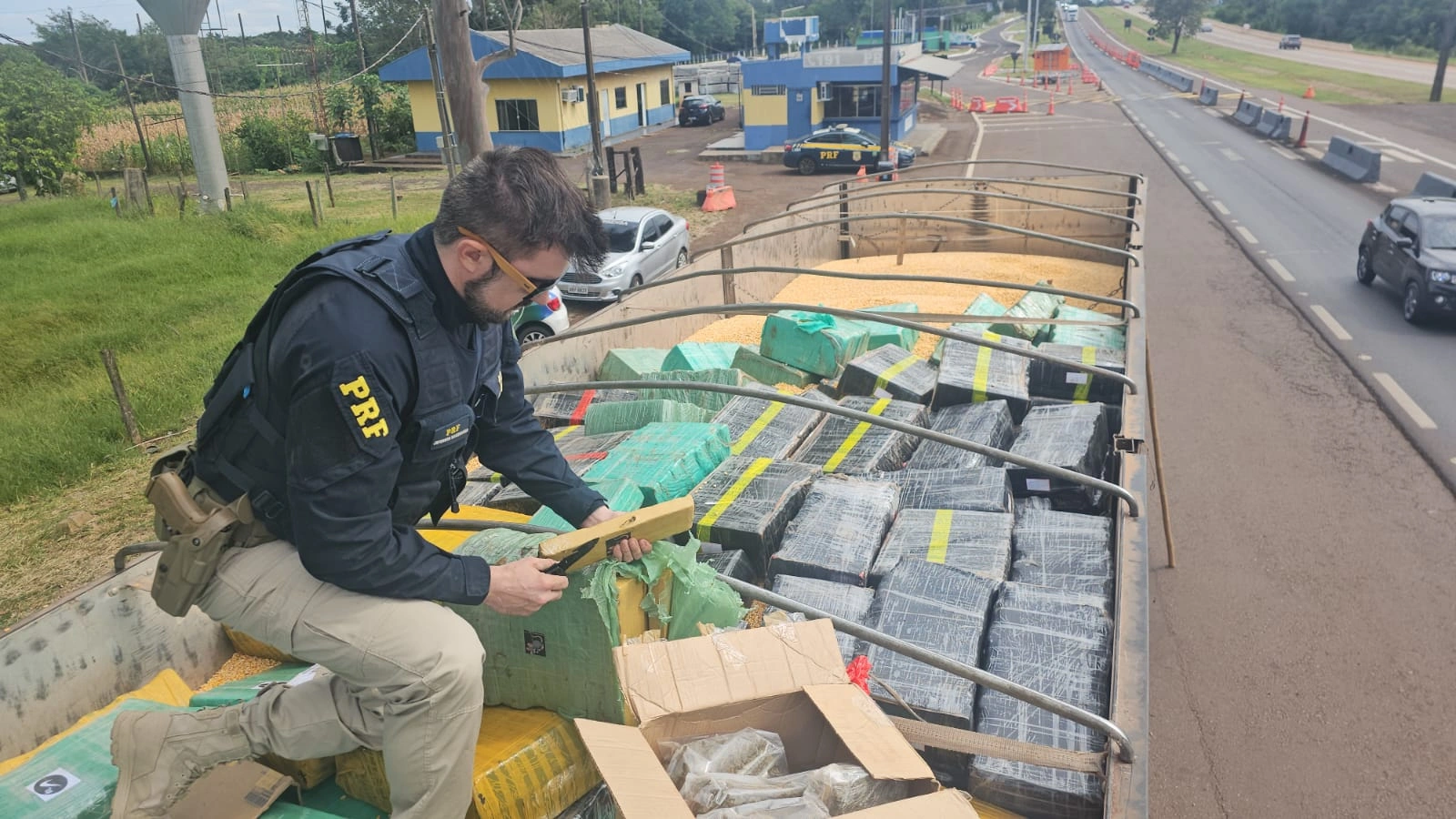 PRF apreende grande quantidade de maconha na BR-163 em Lindoeste