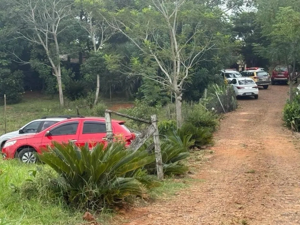 Homem morre ap&oacute;s trator tombar em propriedade rural de Realeza