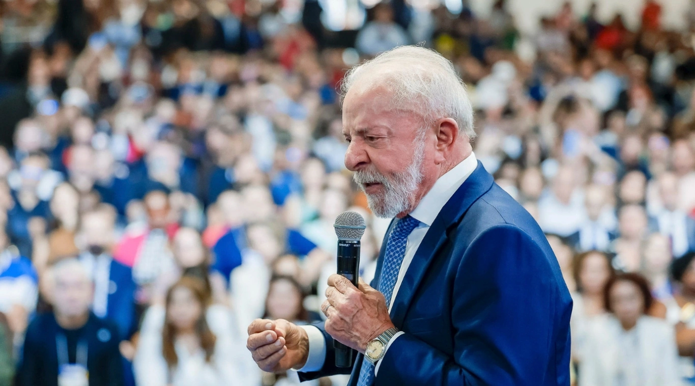 Elei&ccedil;&otilde;es 2026: Lula reafirma pr&eacute;-candidatura e fala em barrar volta da extrema-direita