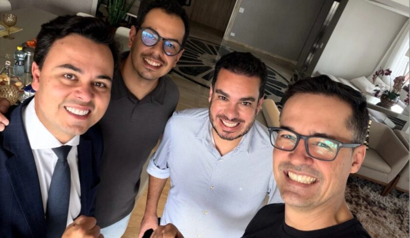 Em reuni&atilde;o com Ratinho, Novo diz que vai com Moro na elei&ccedil;&atilde;o