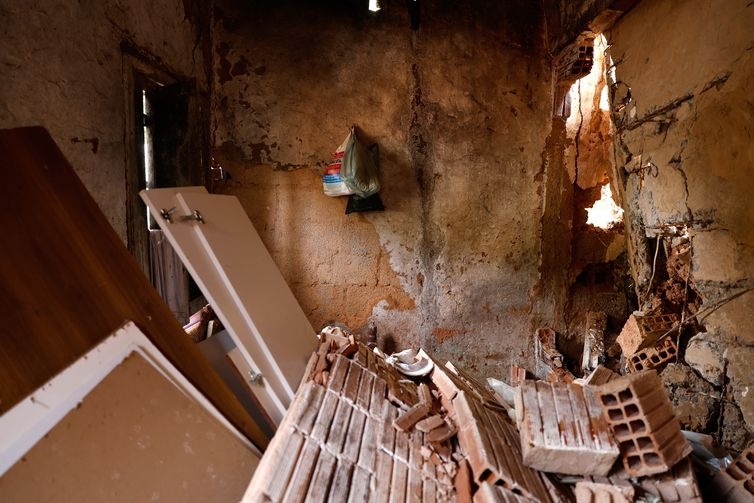 Juiz de Fora (MG), 19/03/2026 - Casa de Gilvan Leal Luzia, 55 anos, no bairro Tr&ecirc;s Moinhos, uma das regi&otilde;es mais afetadas pelas chuvas. Um m&ecirc;s depois dos deslizamentos e alagamentos que causaram a morte de mais de 70 pessoas em Juiz de Fora, al&eacute;m de deixar milhares de pessoas desabrigadas.   Foto: T&acirc;nia R&ecirc;go/Ag&ecirc;ncia Brasil