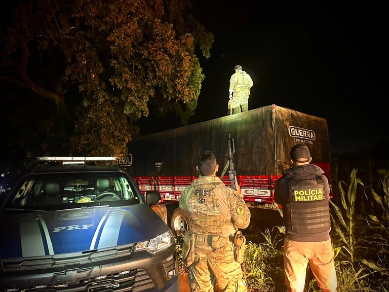 Caminh&atilde;o desgovernado transportava cerca de 250 mil ma&ccedil;os de cigarros em Toledo