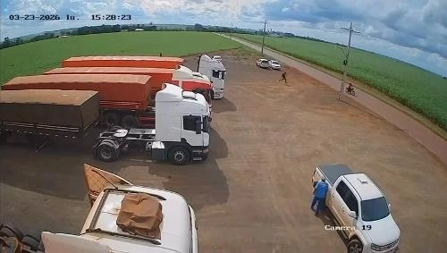 Caminhoneiro brasileiro &eacute; morto a tiros em Santa Rita, no Paraguai
