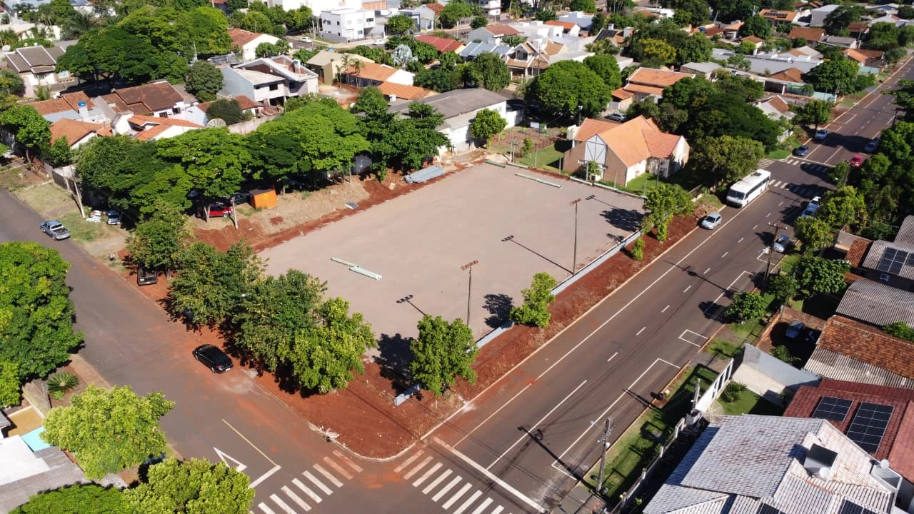 Obras do campo Society no bairro Alvorada avan&ccedil;am em Marechal C&acirc;ndido Rondon