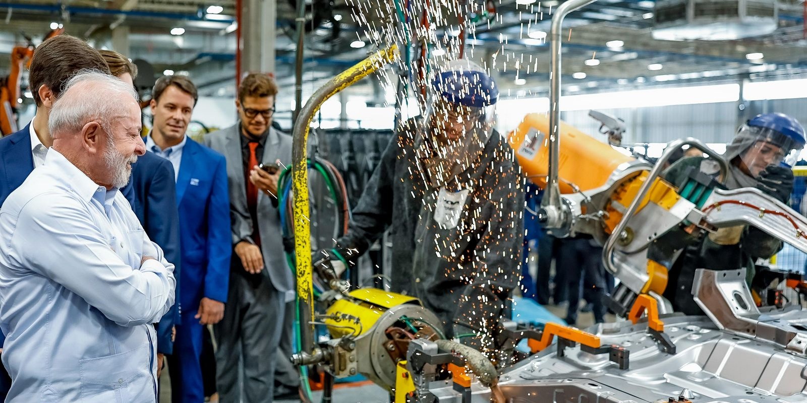 Lula diz que aumento do pre&ccedil;o dos combust&iacute;veis &eacute; injustific&aacute;vel