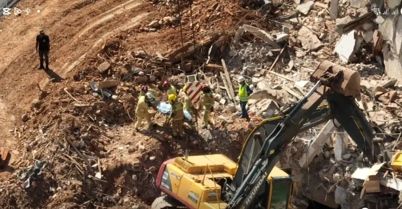 Corpo de trabalhador que morreu soterrado &eacute; retirado ap&oacute;s quase cinco horas no Paran&aacute;