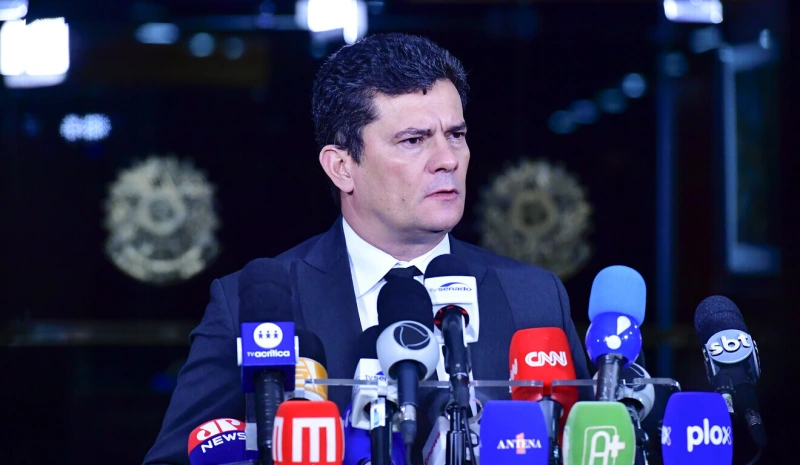 Ap&oacute;s ataque de Gleisi, Moro minimiza advers&aacute;rio: "Paran&aacute; &eacute; nossa fortaleza"