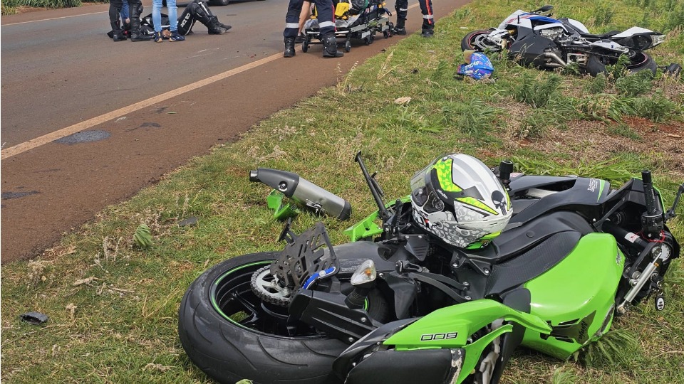 Acidente entre três motos esportivas na BR-163 entre Toledo e Marechal